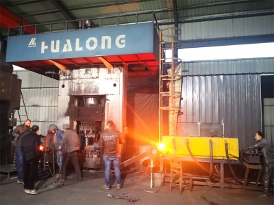 伺服電動(dòng)螺旋壓磚機(jī)成型現(xiàn)場之一機(jī)多出
